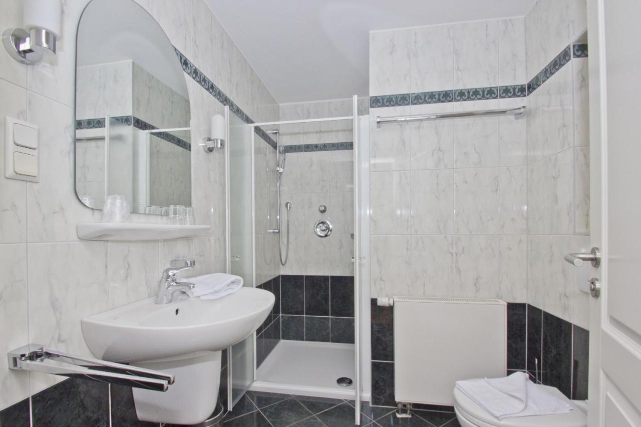 Mit Meerblick Und Balkon, Gratis Nutzung Vom Ahoi Erlebnisbad Und Sauna In Sellin - Meeresblick Fewo 14 Goehren  Buitenkant foto