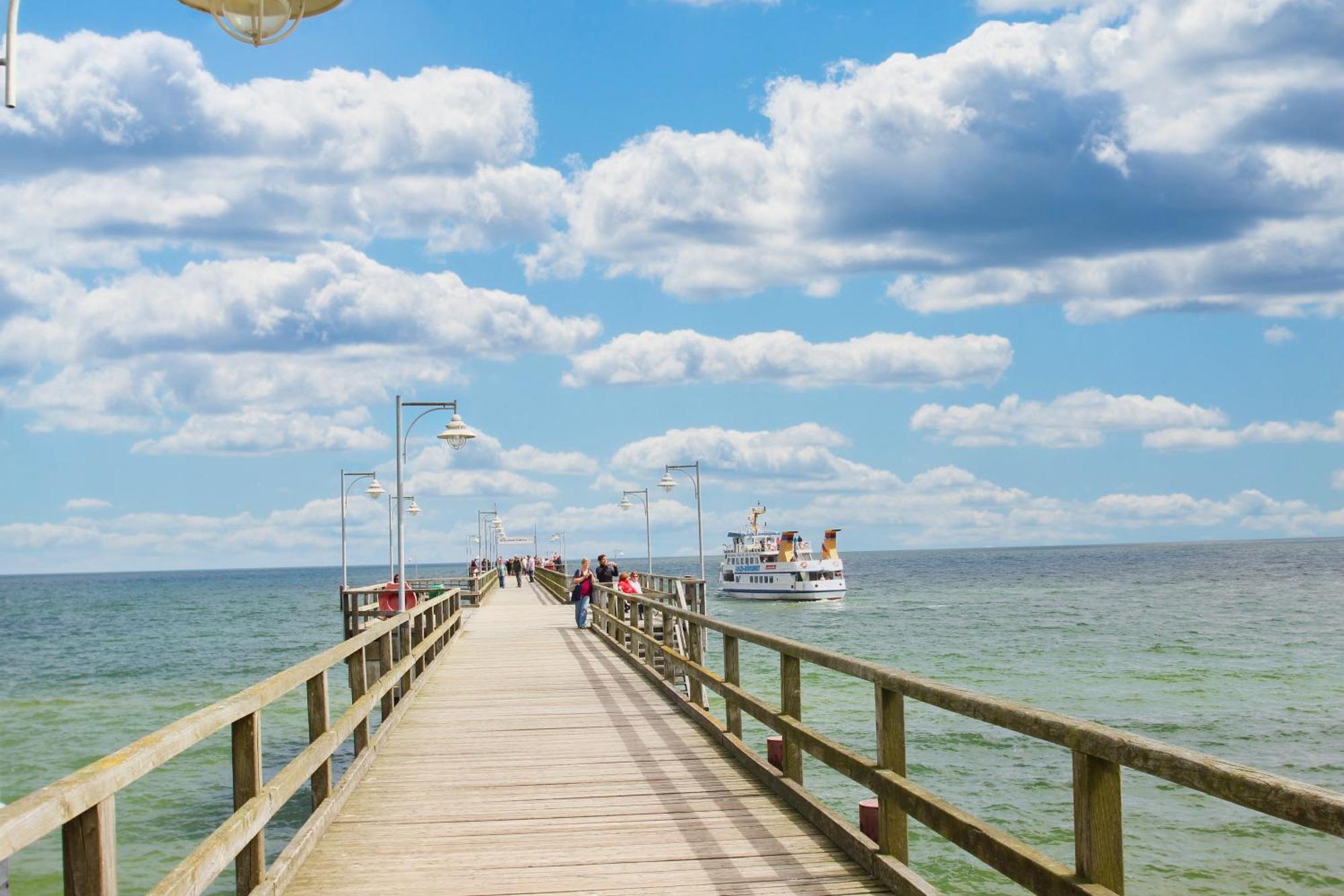 Mit Meerblick Und Balkon, Gratis Nutzung Vom Ahoi Erlebnisbad Und Sauna In Sellin - Meeresblick Fewo 14 Goehren  Buitenkant foto